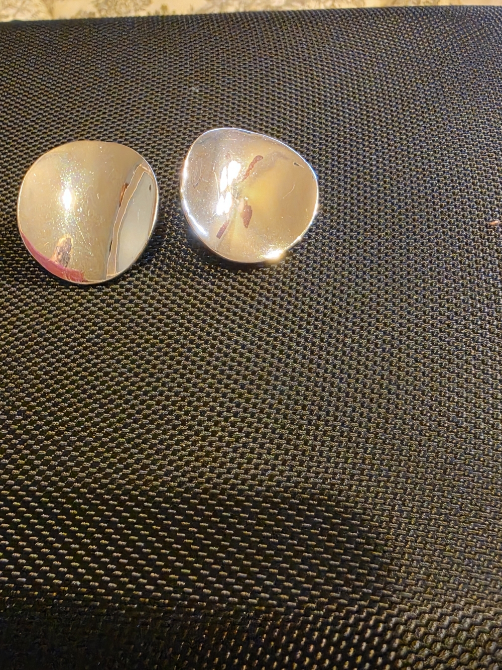 Avon Silver Tone Metal Disc Stud Earrings - Silver, 1 Inch